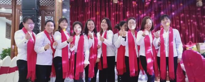 向女神們致敬！